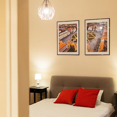 Chic Apartment In Historical City Center Timisoara Exterior foto