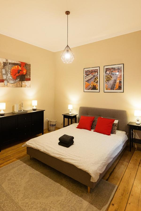 Chic Apartment In Historical City Center Timisoara Exterior foto
