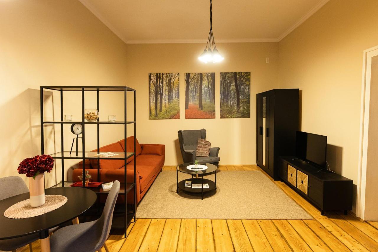 Chic Apartment In Historical City Center Timisoara Exterior foto