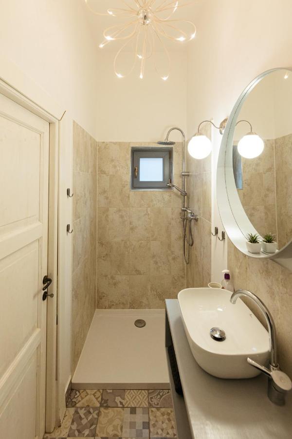 Chic Apartment In Historical City Center Timisoara Exterior foto