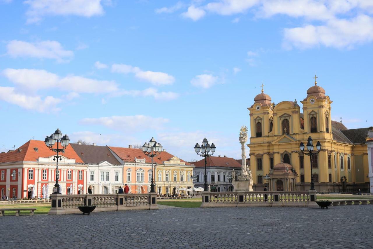Chic Apartment In Historical City Center Timisoara Exterior foto